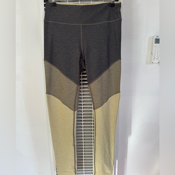 Outdoor Voices Women's 7/8 Springs Color Block Leggings Sz Medium - Picture 2 of 5